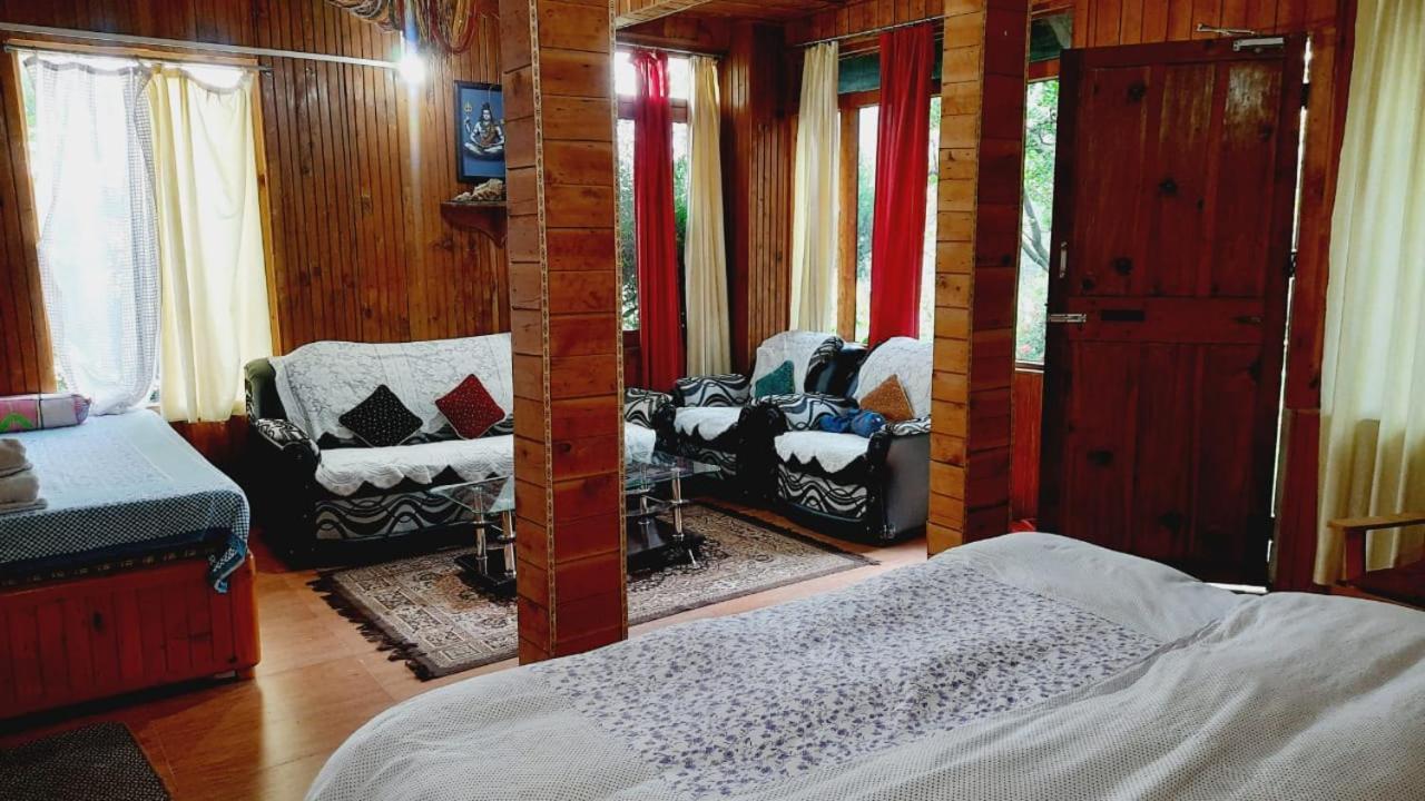 Ishan Log Huts-A Boutique Home Stay Banjār エクステリア 写真