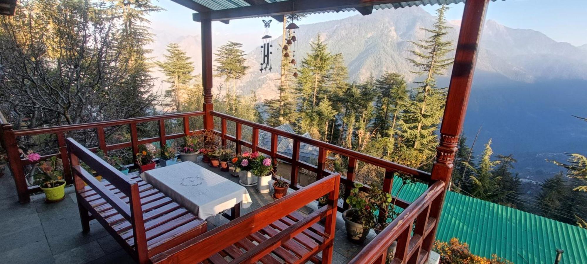 Ishan Log Huts-A Boutique Home Stay Banjār エクステリア 写真